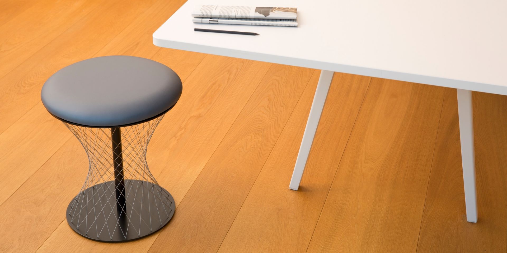 Network Stool Gray Favius