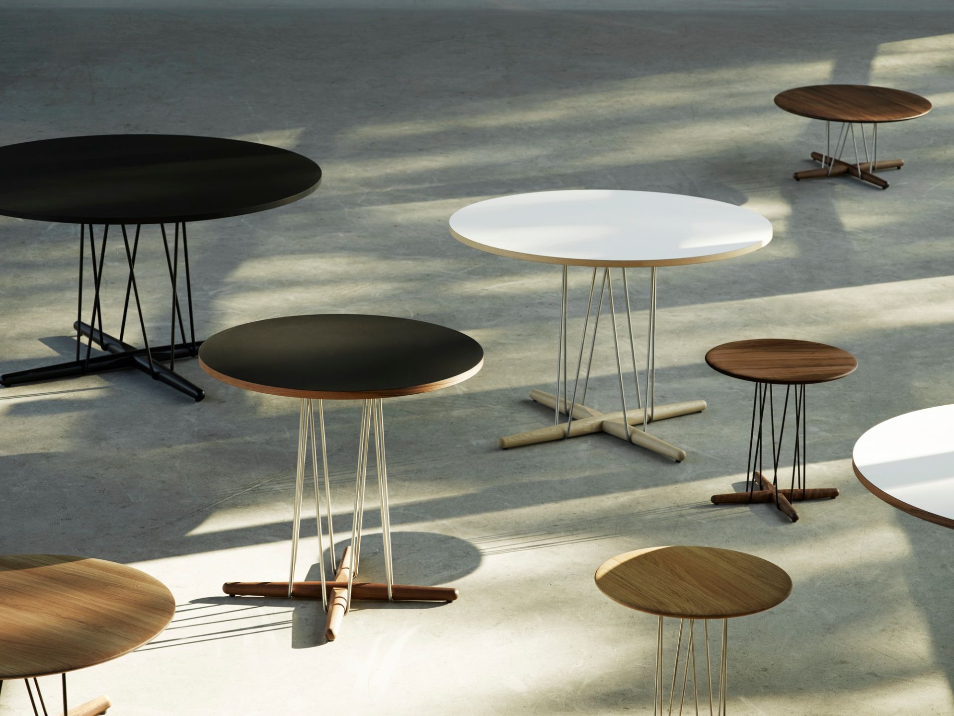 Embrace Lounge Table Carl Hansen &amp; Søn Stainless steel - Oak soaped