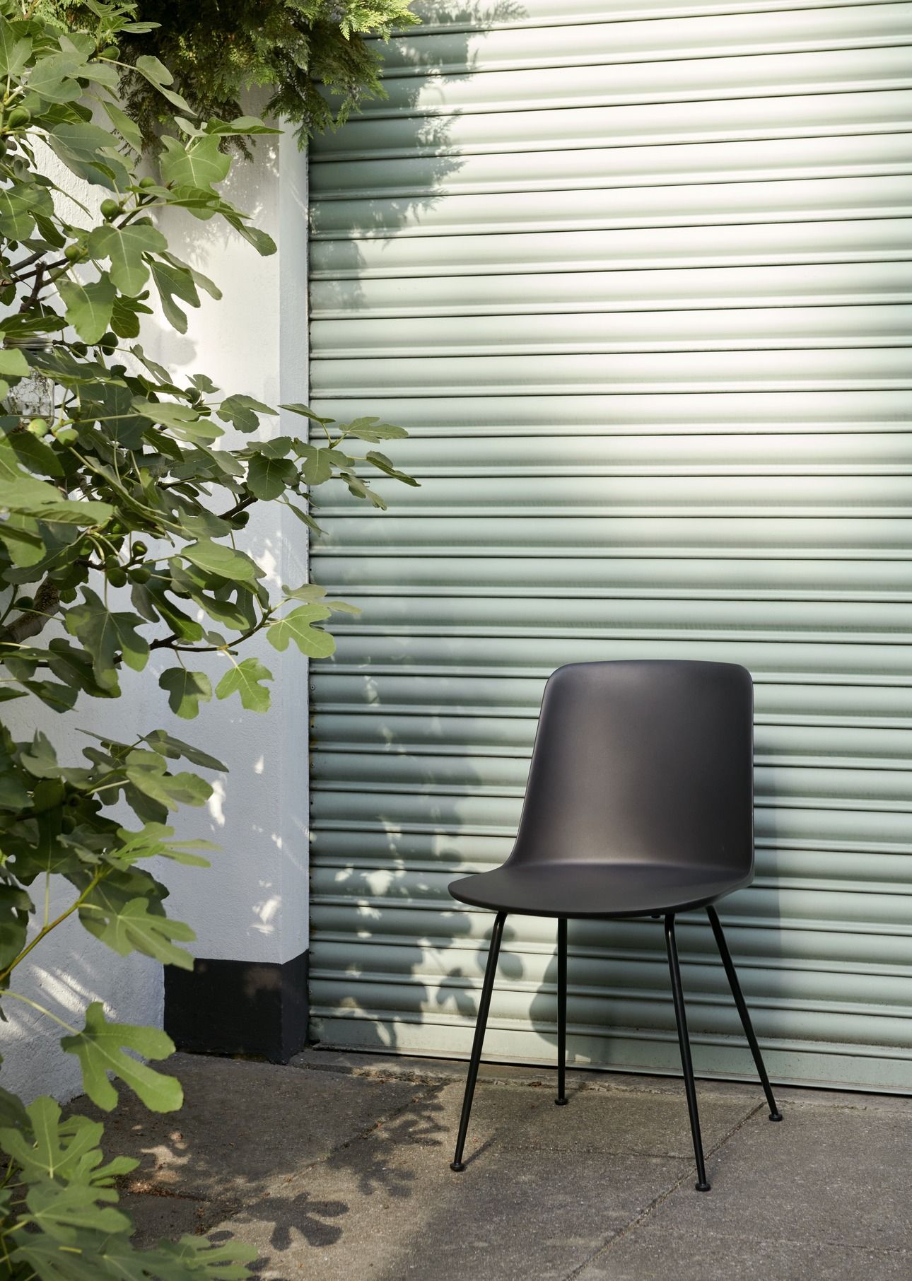 Rely HW70 Outdoor Chair Chair AndTradition