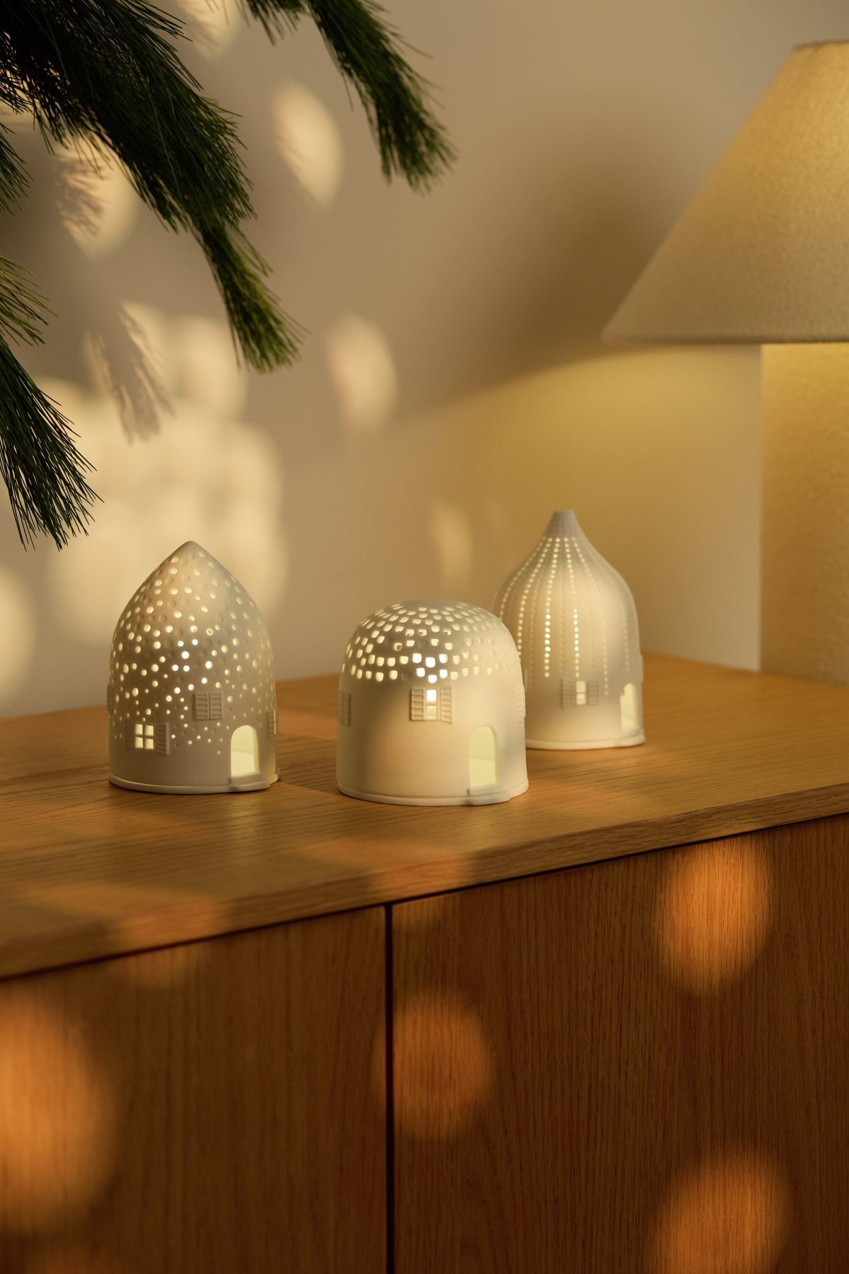 Light house, winter house, roof tile, wheels