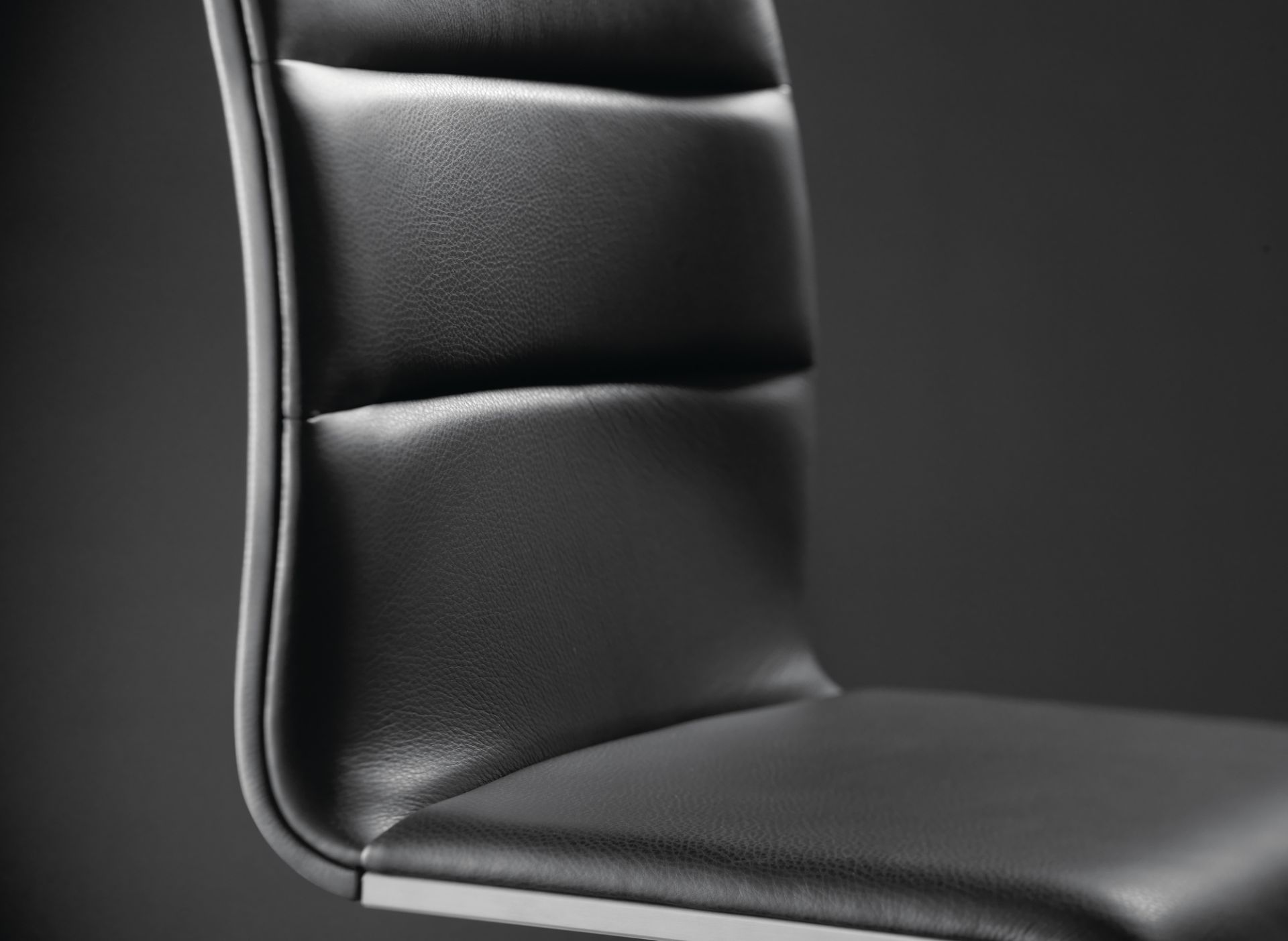 Lynn chair Girsberger