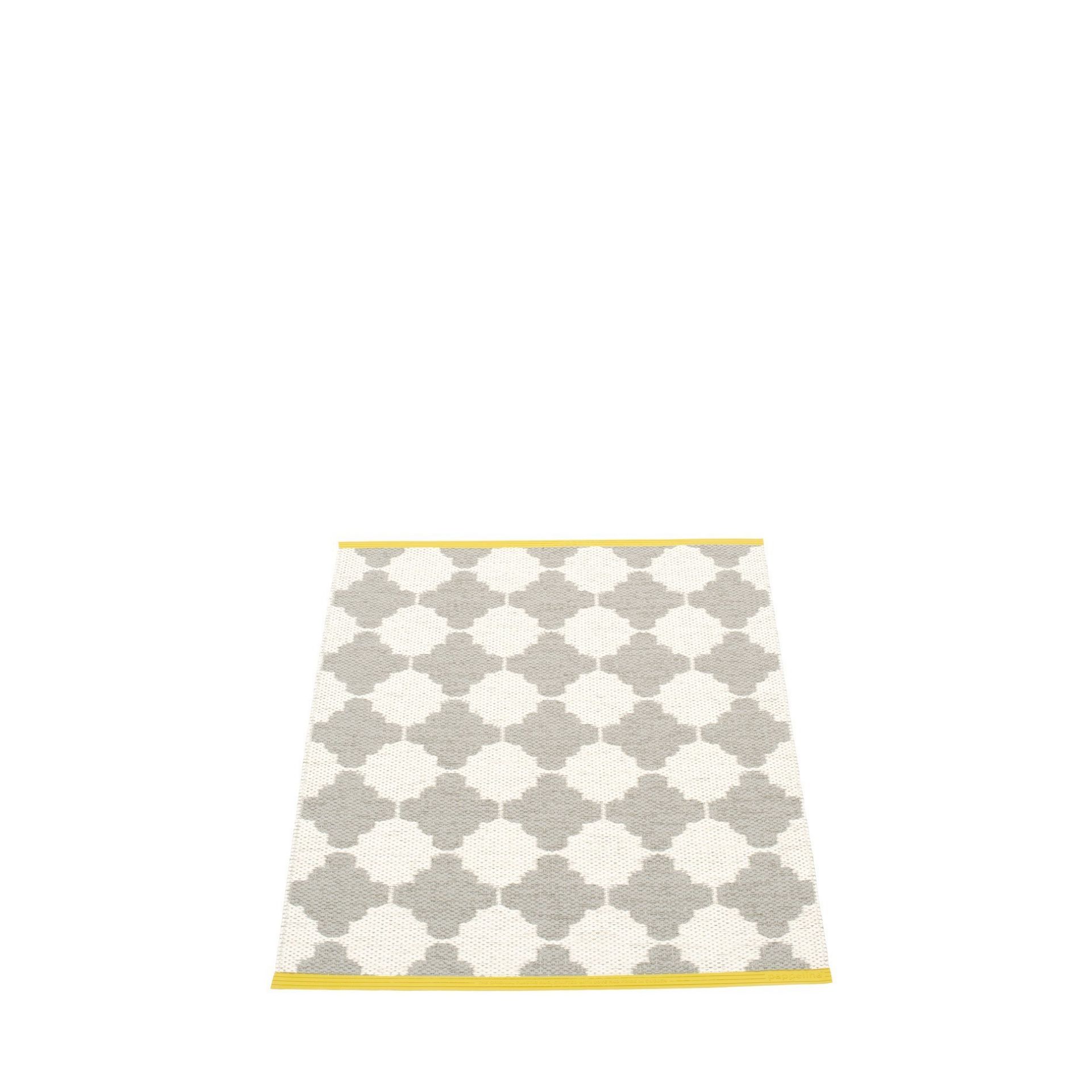 Marre Plastic Carpet 70x90 cm Pappelina Black-Vanilla
