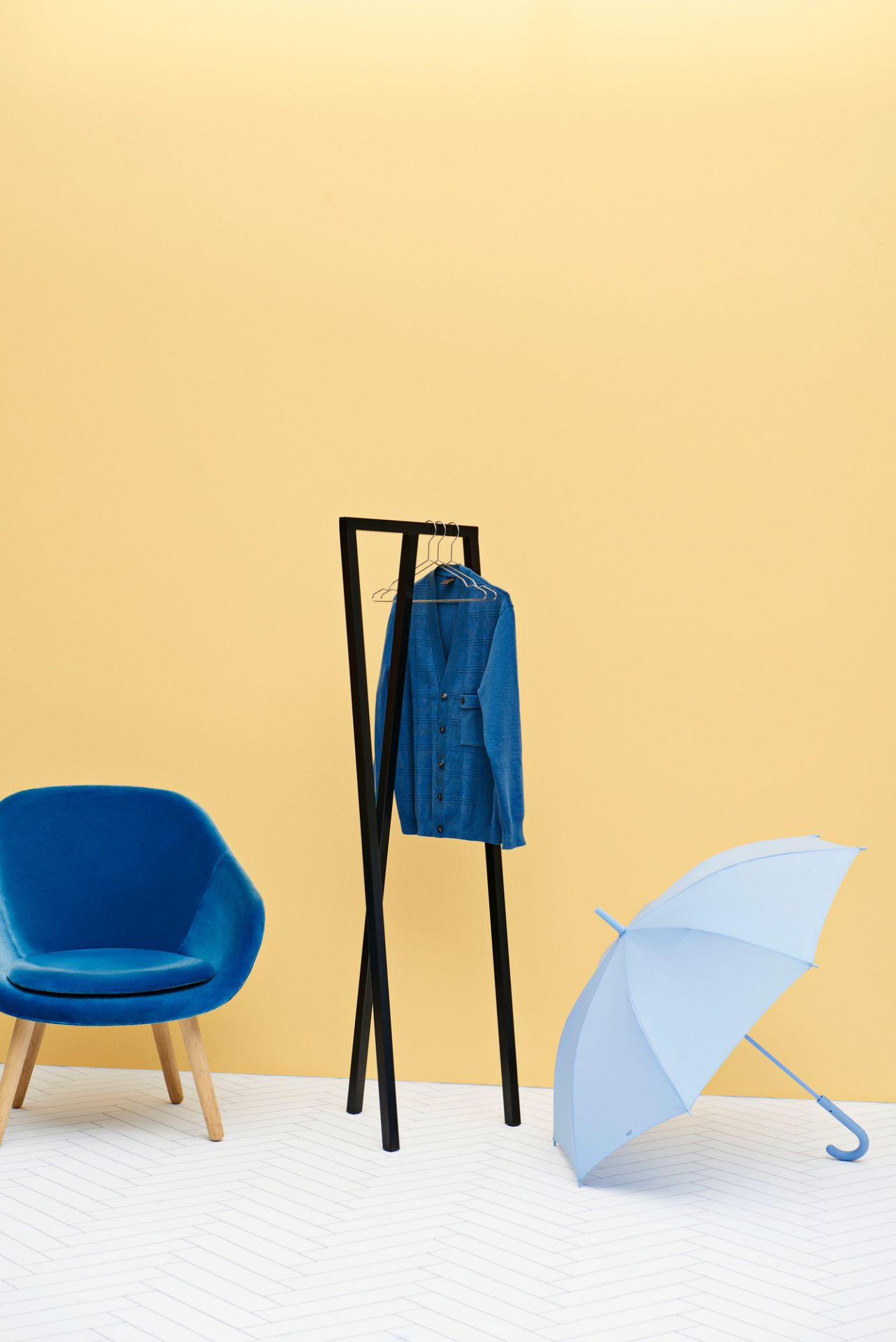 About a Lounge AAL 82 / AAL82 Armchair Hay