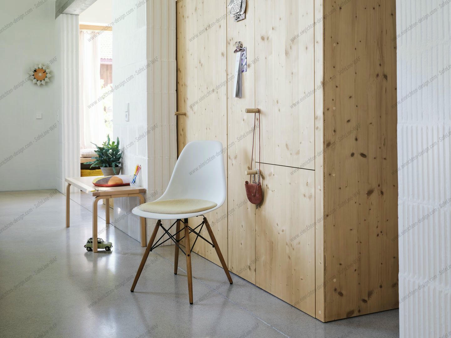 Eames Plastic Side Chair DSW Chair Vitra