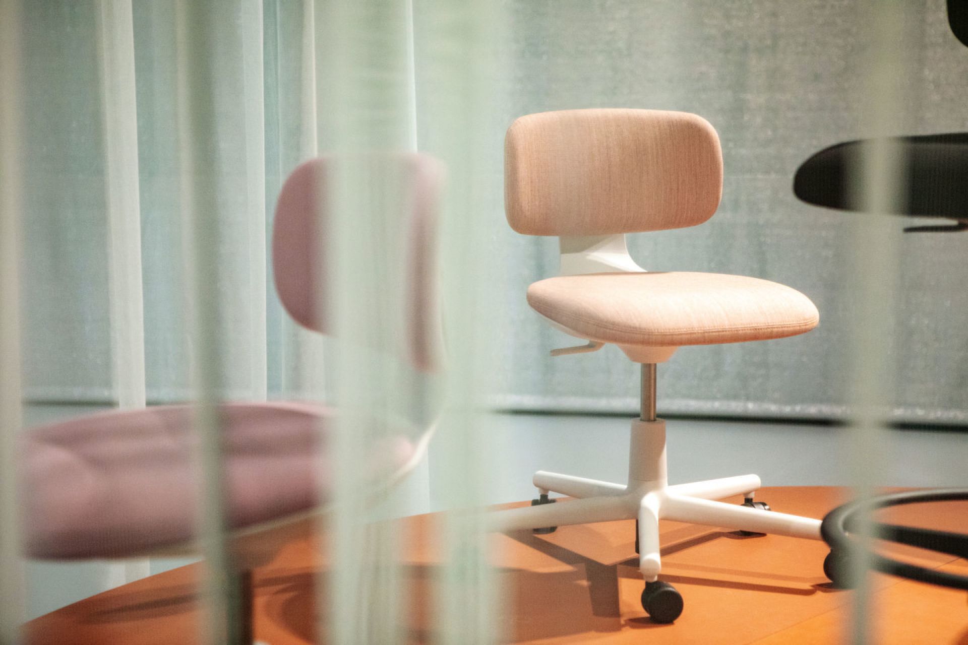 Rookie Office Swivel Chair Vitra