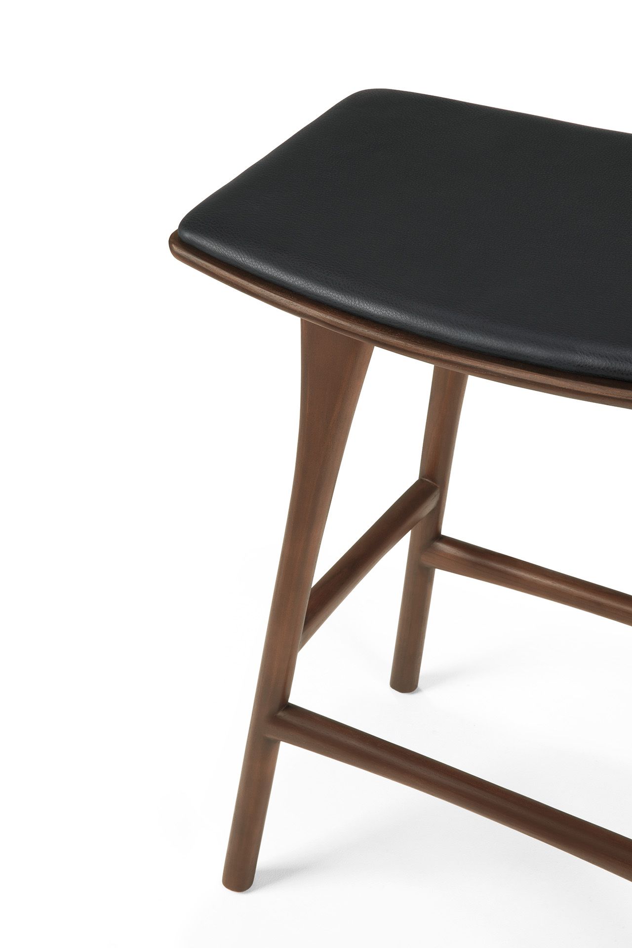 Osso Counter Stool Bar stool with seat cushion leather black Ethnicraft 