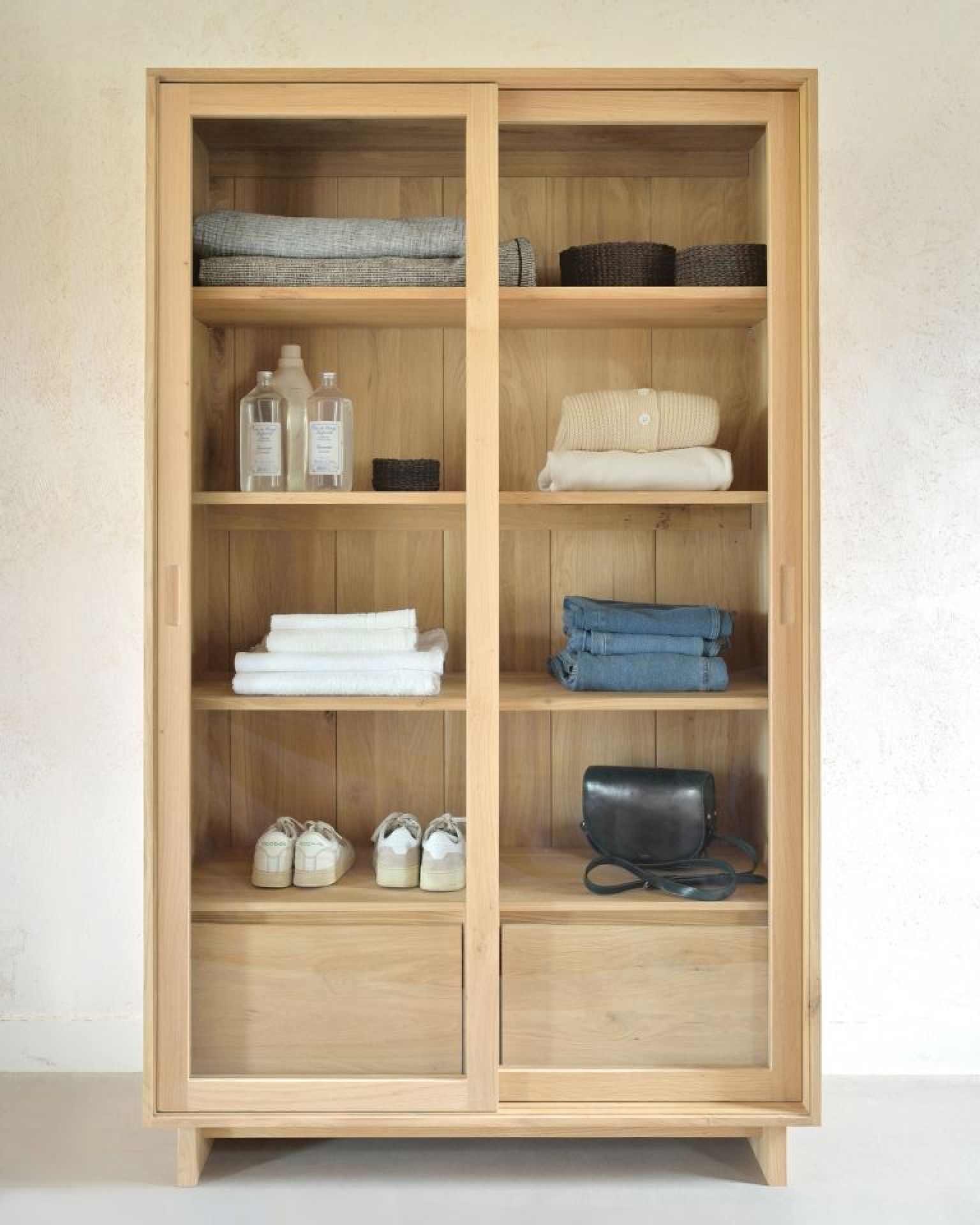 Wave storage cupboard Oak Ethnicraft