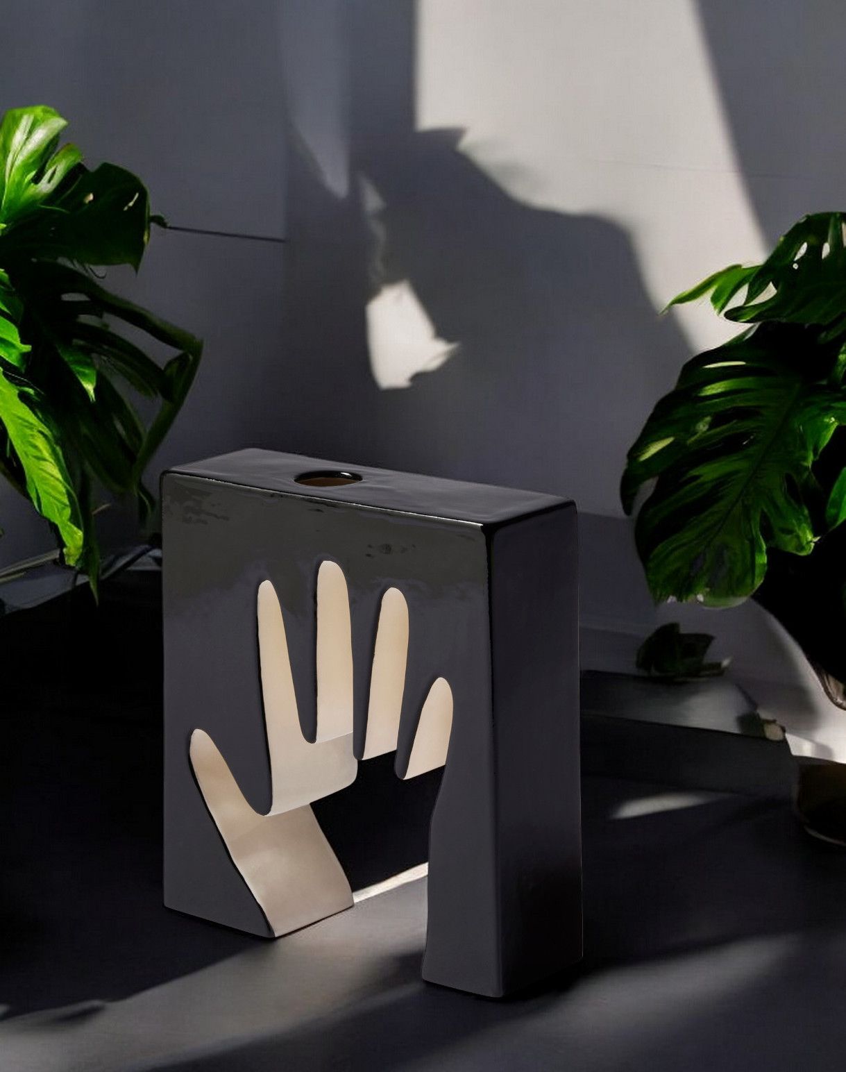 Impronta Mano ceramic vase Cassina