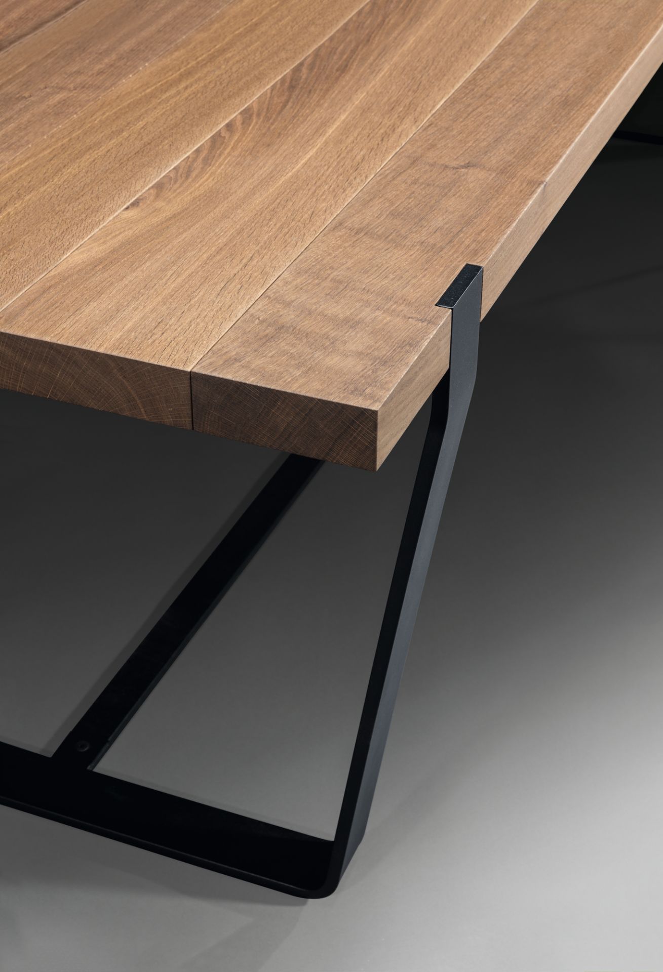 BB 11 Clamp table oak Janua
