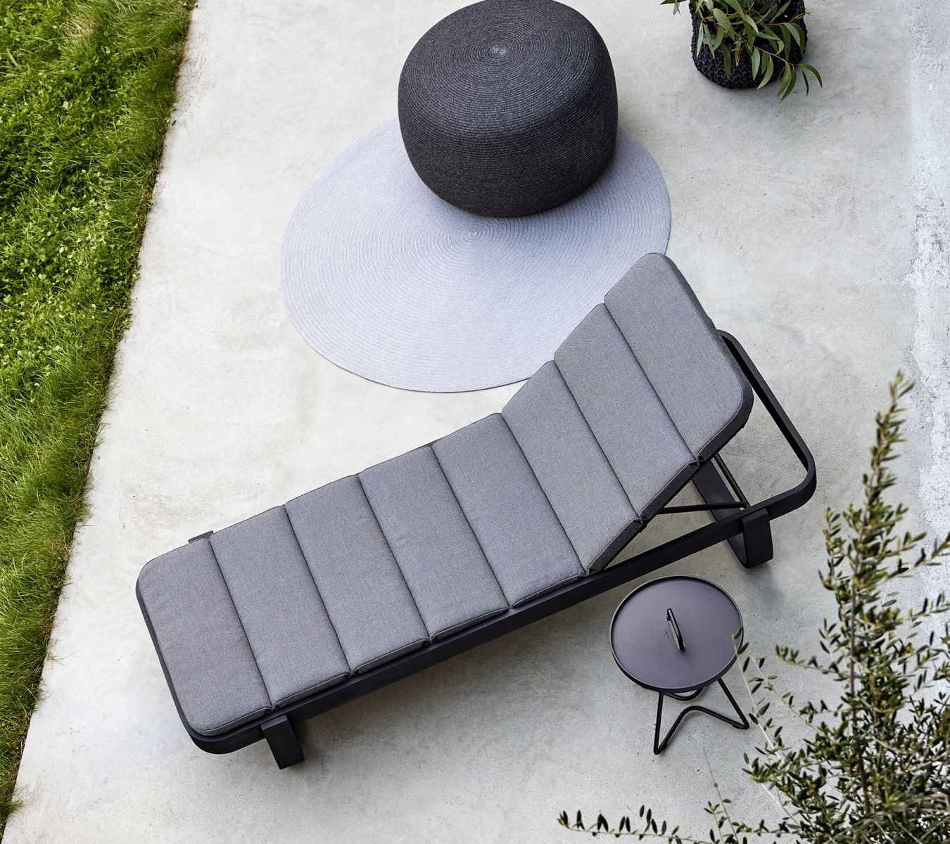 Cut sun lounger incl. AirTouch cushion Cane-Line