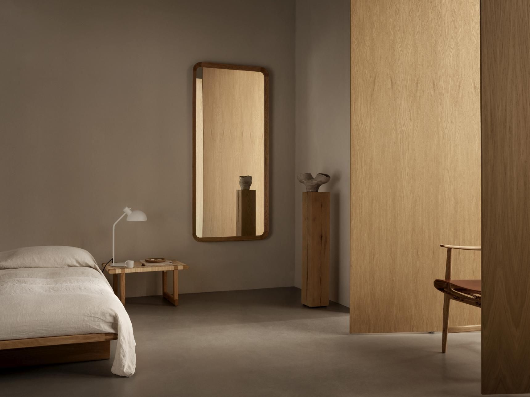 VLA62 Radio House Mirror Mirror Carl Hansen & Søn