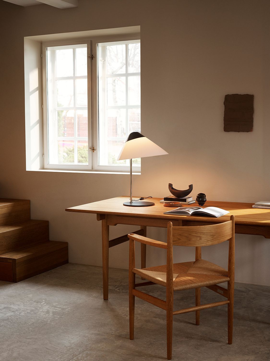 HJW02 Opala Table Lamp Midi Table Lamp Carl Hansen & Søn