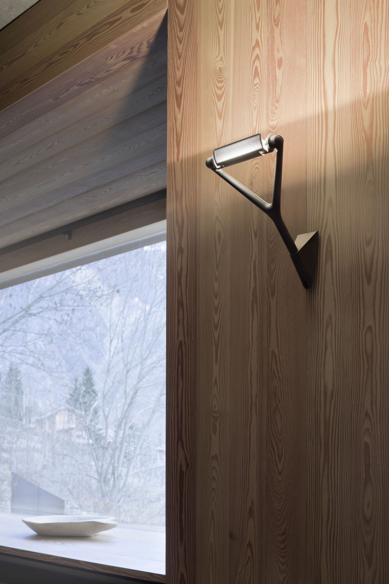 D15NA1 Lola Wall Lamp Luceplan
