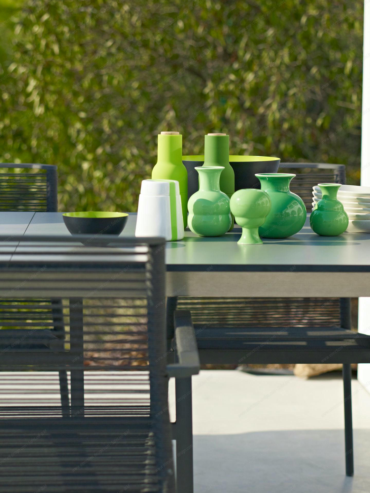 Edge Outdoor Dining table with 2 extension leaves Cane-Line