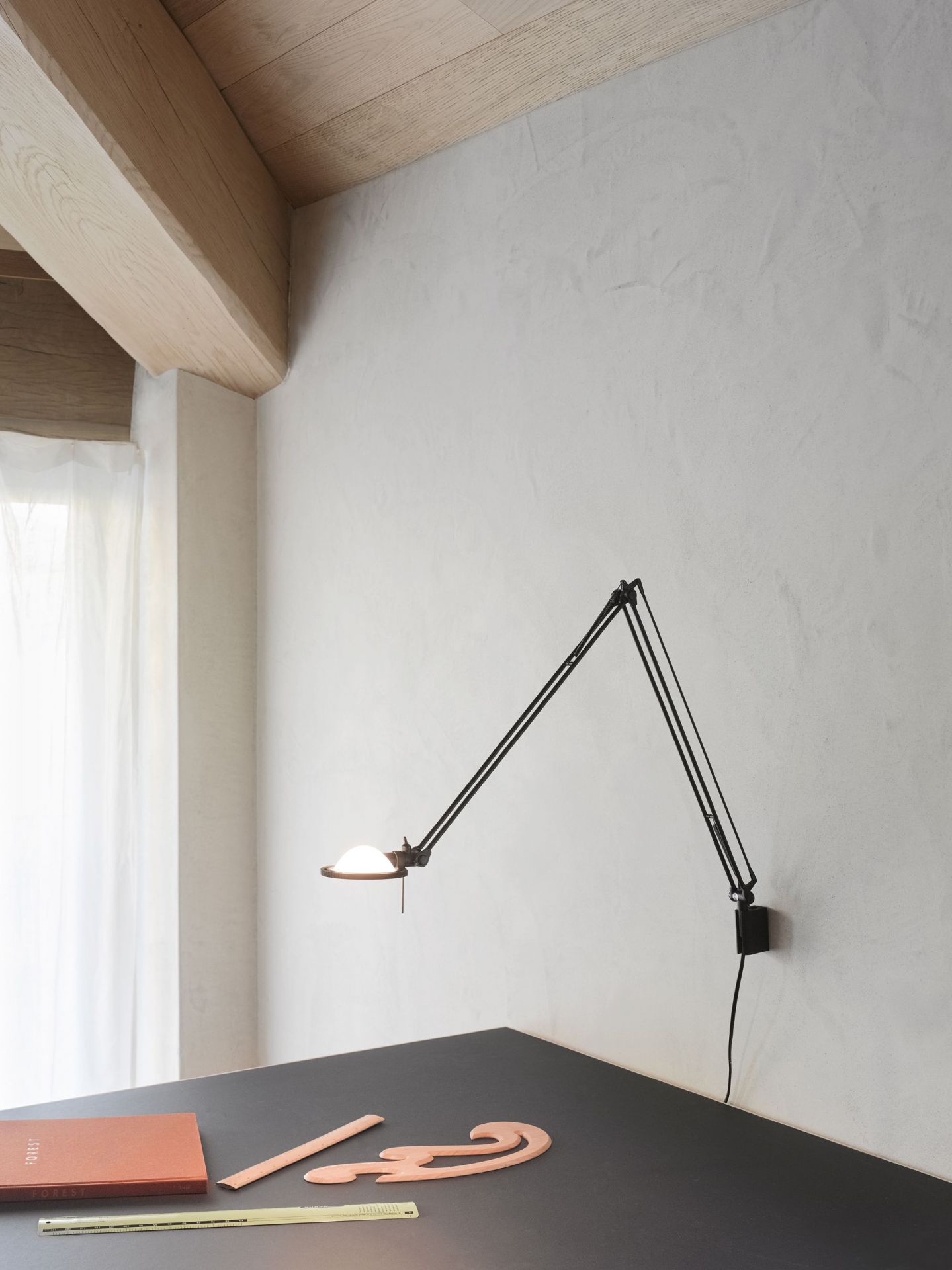 D12 Berenice wall lamp Luceplan