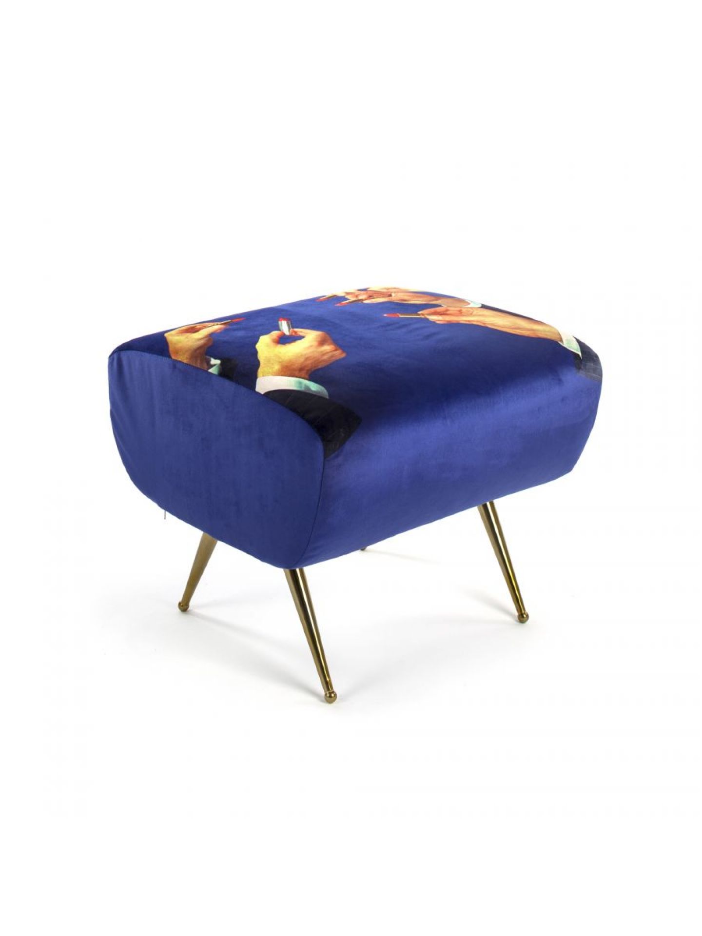 Toiletpaper Pouf Hocker Lipsticks Seletti: Blauer Samthocker mit Lippenstift-Motiv und goldenen Beinen.