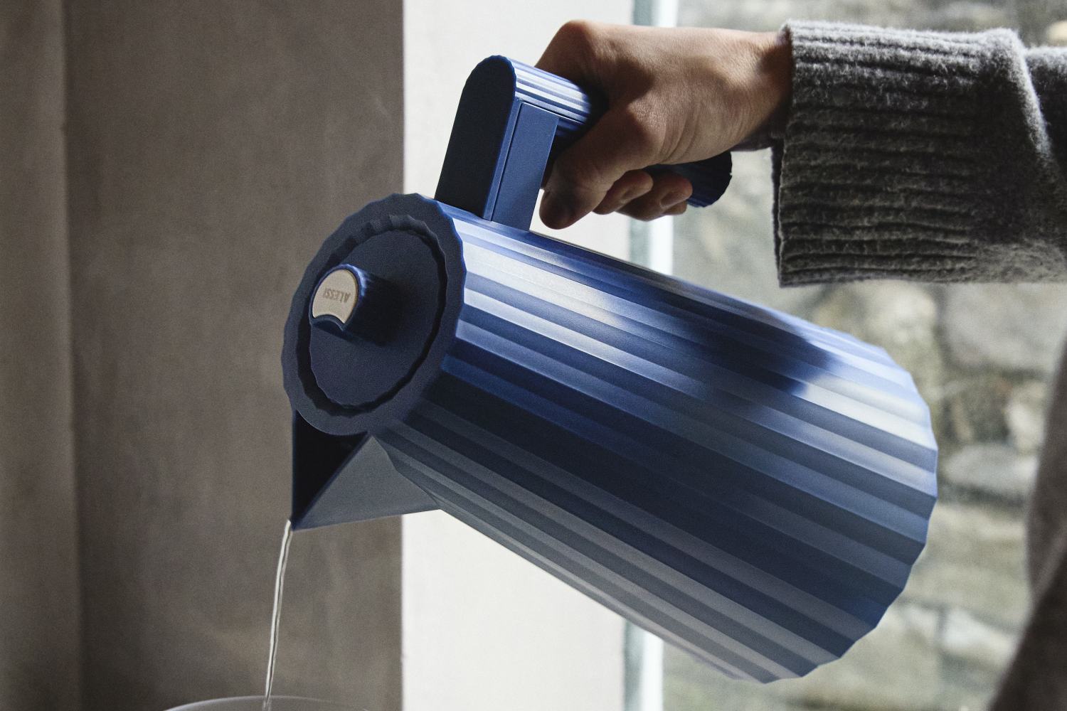 MDL06 Plissé Water Boiler Alessi Blue