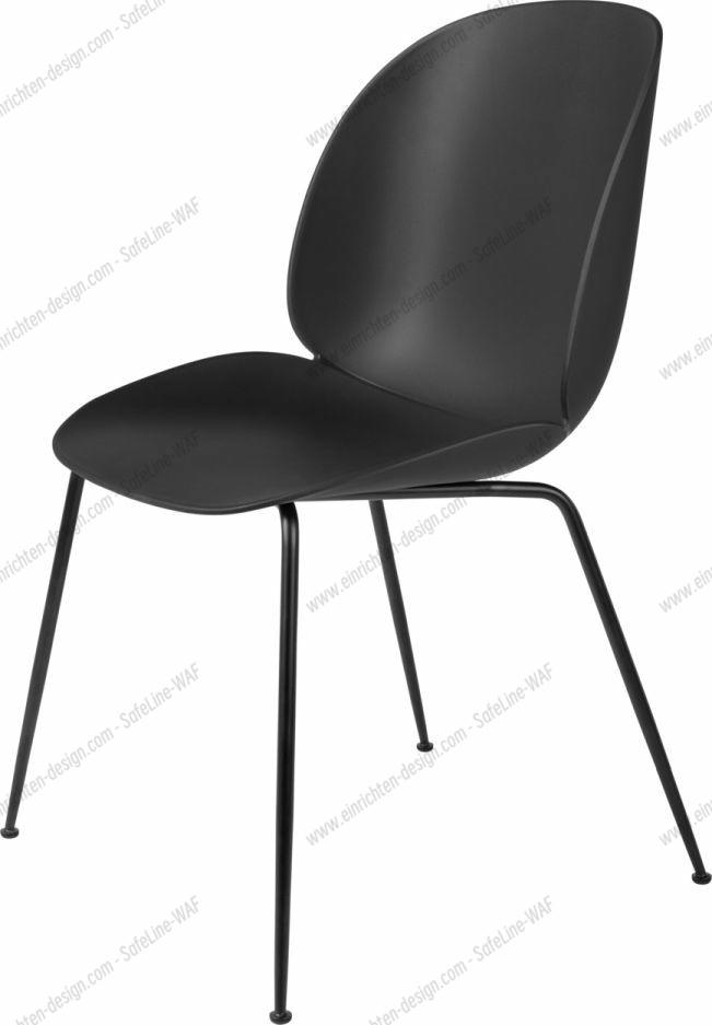 Schwarzer Beetle Chair Esszimmerstuhl von Gubi mit konischem, schwarzem Gestell, ungepolstert und modern.