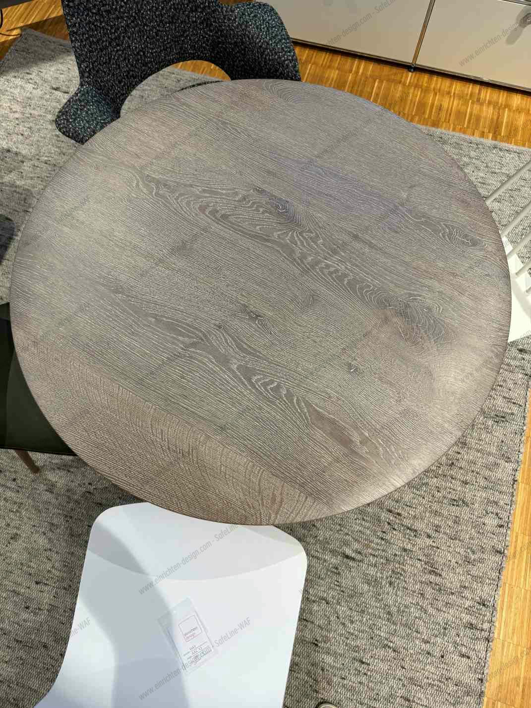 BC 07 Basket table round OAK SMOKED WHITE ROUGH EFFECT Janua EXHIBITION PIECE