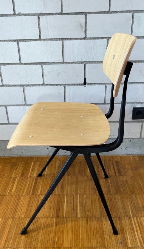 Result Chair Chair OAK VARNISHED / STEEL BLACK POWDER COATED Hay EXHIBITION PIECE