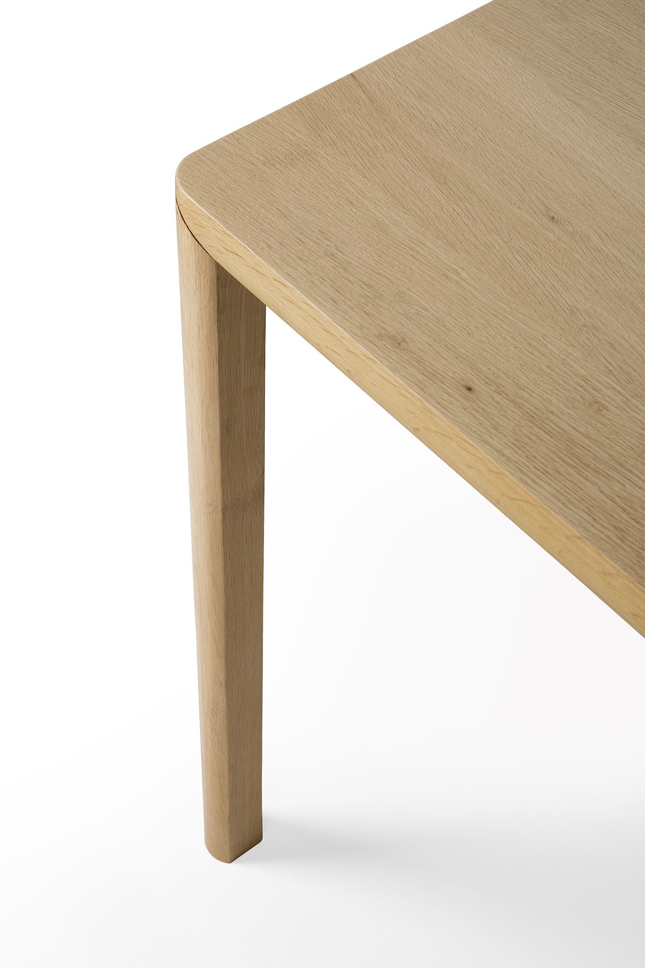 Air Table rectangular oak lacquered Ethnicraft