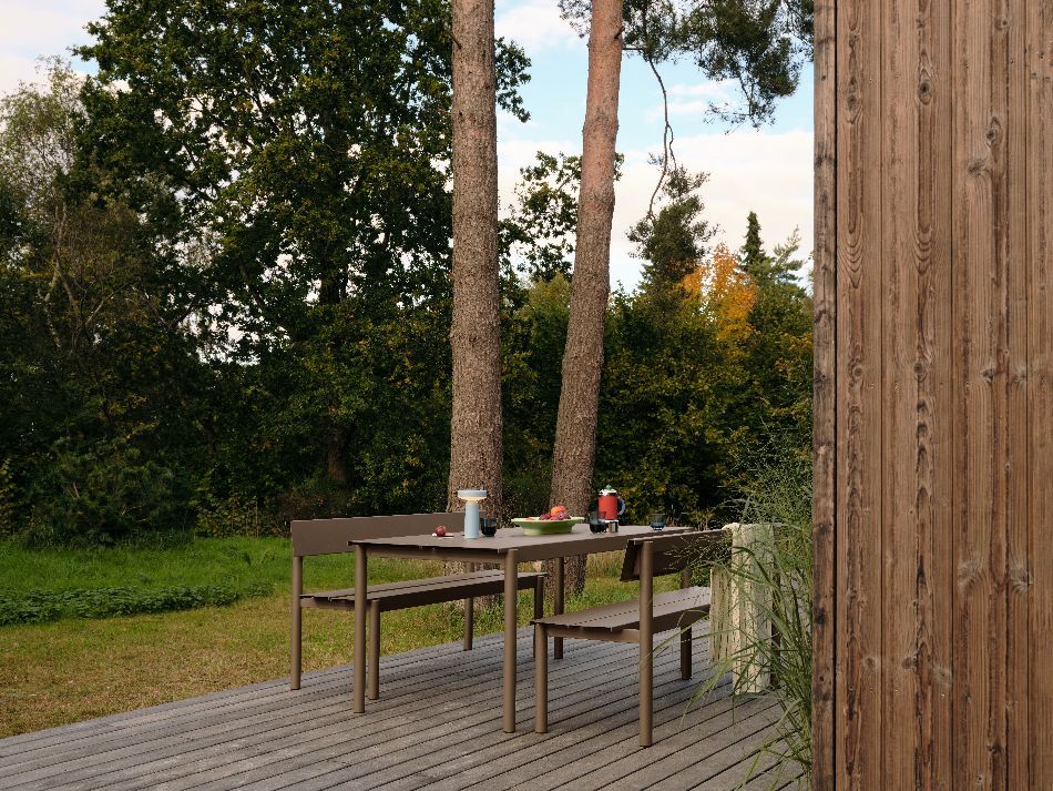 Linear Steel Bench Outdoor bench with backrest 110x34 cm Muuto 