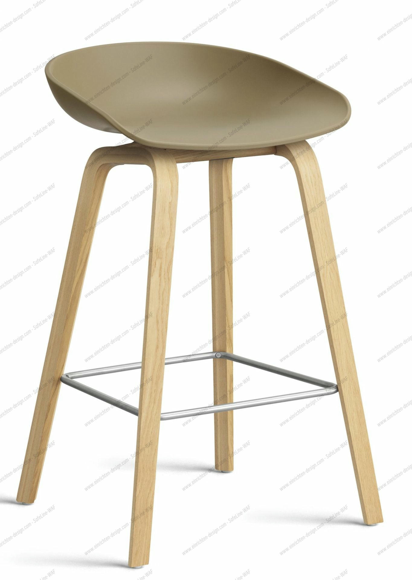 About a Stool AAS32 / AAS 32 Bar stool Low Hay Clay - water-based lacquer About a Stool AAS32 Barhocker in Clay mit Holzbeinen und Metallfußstütze.