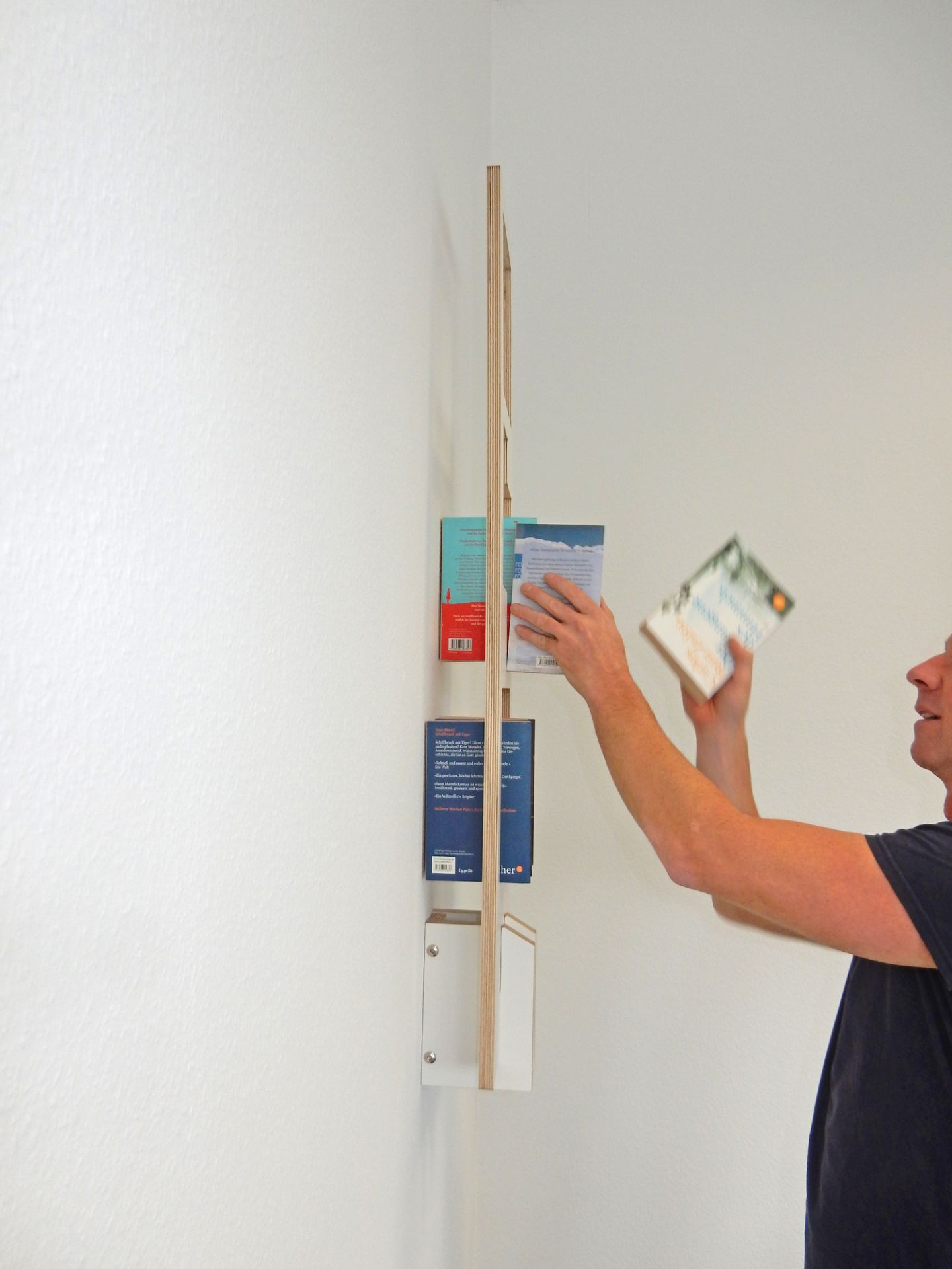 Lesestoff bookcase Tojo